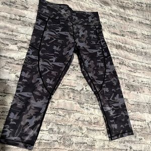 ZYIA Black Shimmer Camo Capri Leggings